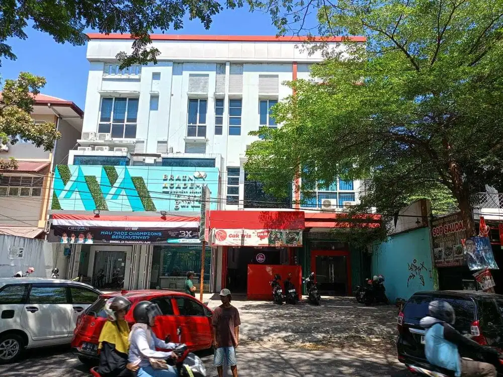 Ruko 3 Lantai Berlokasi Strategis Cocok untuk Kantor - Makassar!
