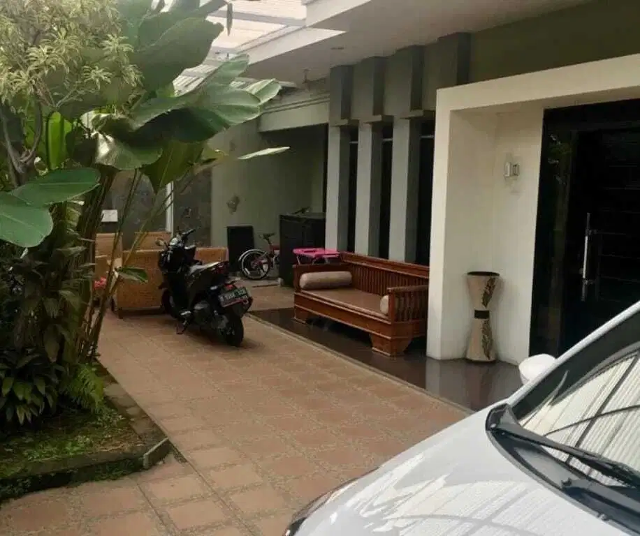 RUMAH KANTOR 3 LT SAYAP SRIWIJAYA  PASIRLUYU  BANDUNG