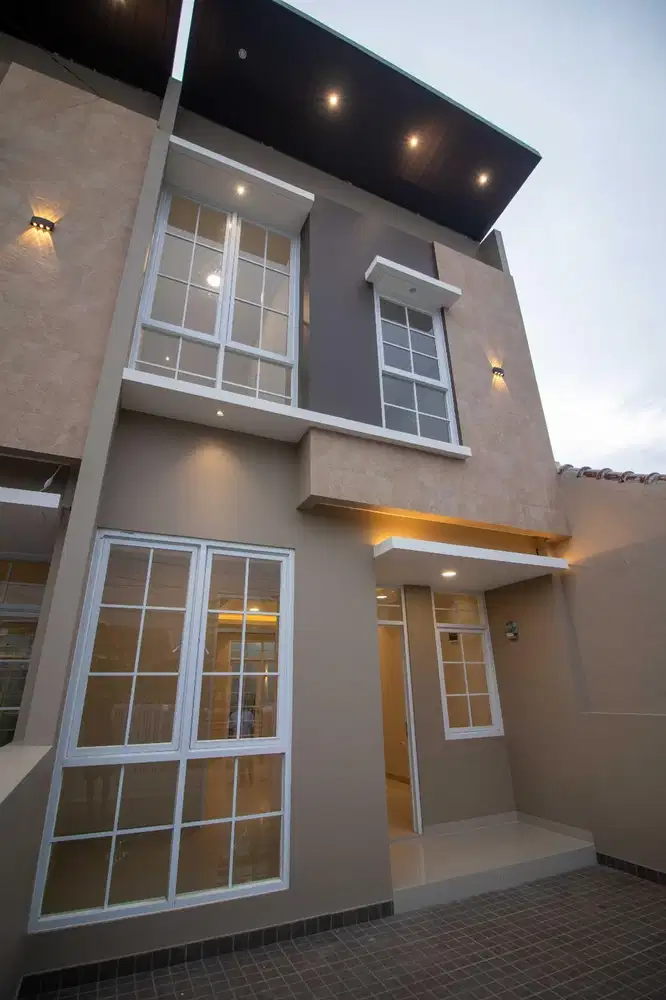 Rumah baru siap huni modern style di Cisaranteun arcamanik