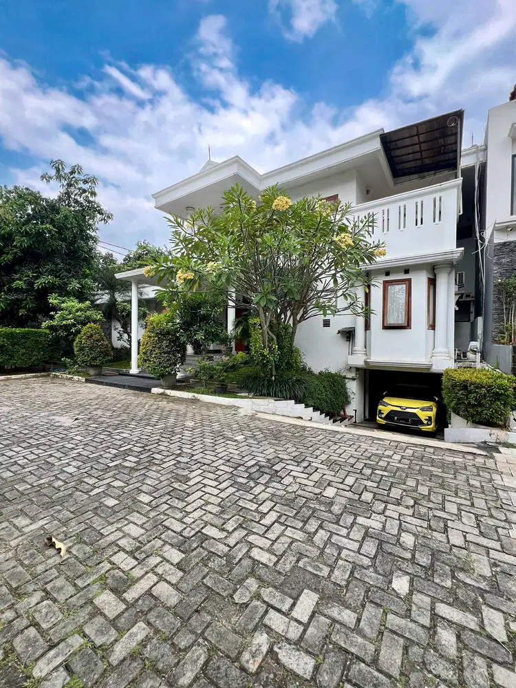 Rumah 3 lantai di Pejaten, Jakarta Selatan