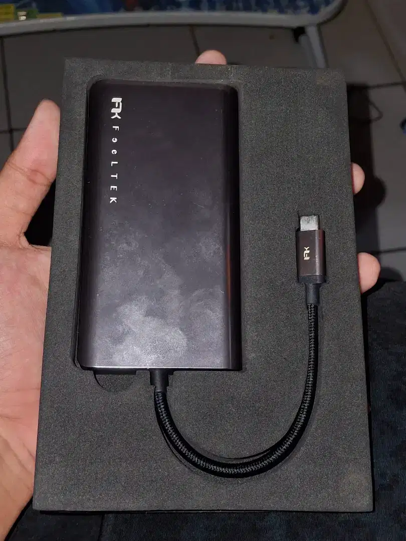 FEELTEK 8in1 Portable Hub - 8-in-1