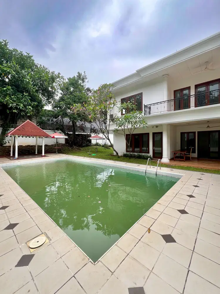 Rumah 2 lantai di Kemang, Jakarta Selatan