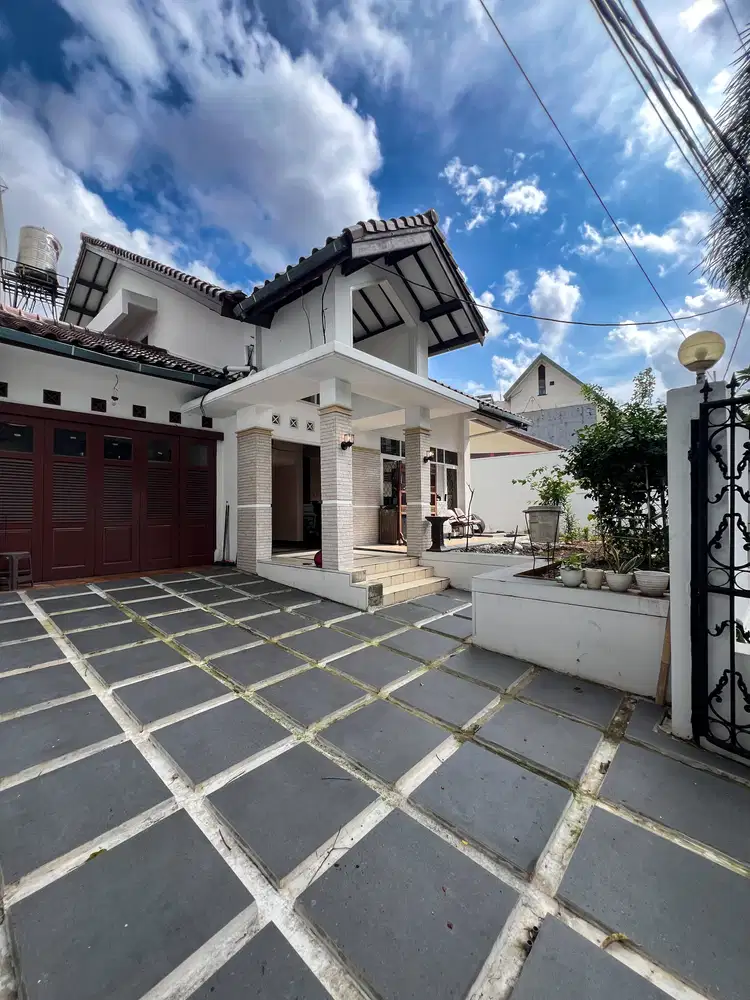 Rumah 2 lantai di Kebayoran Baru, Jakarta Selatan