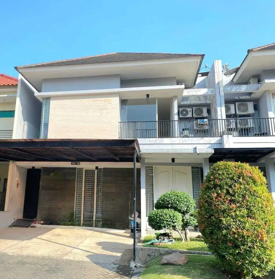 Rumah CITRALAND UTAMA Modern Minimalis Carport: 2 mobil