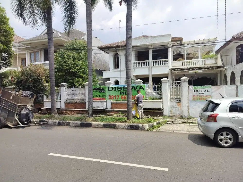 Rumah pinggir Jalan cocok Kantor Atau sekolah Atau wisma