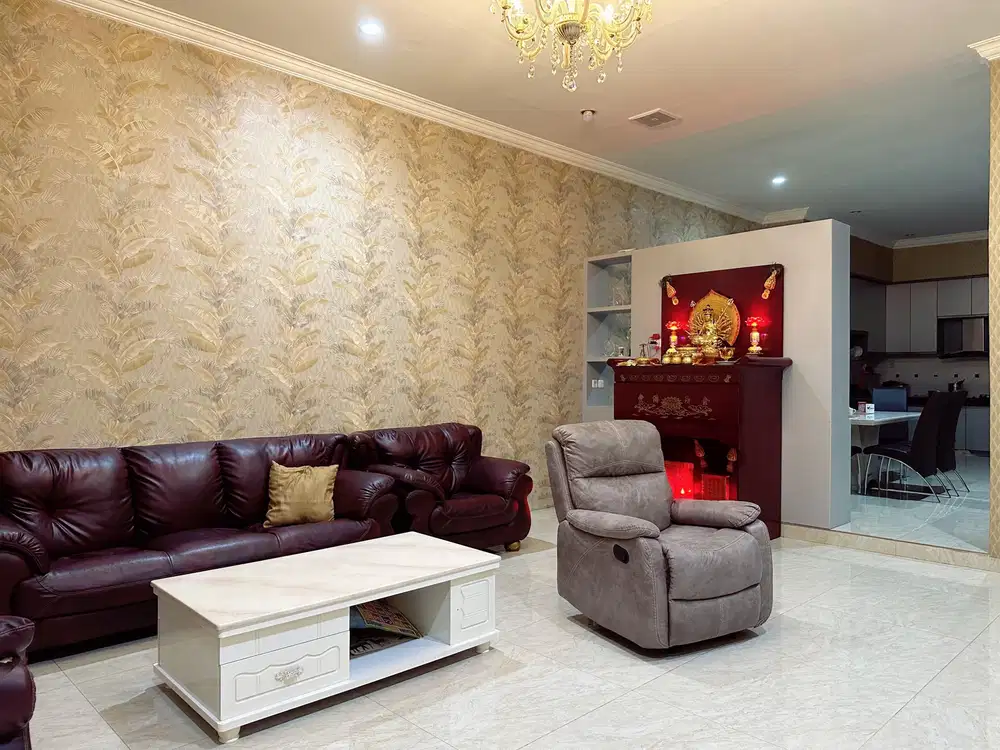 Dijual Villa Komplek Cemara Hijau JL Metal