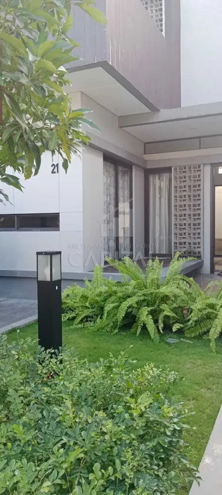 RUMAH NYAMAN POSISI STRATEGIS DI SUMMARECON BANDUNG CLUSTER FLORA