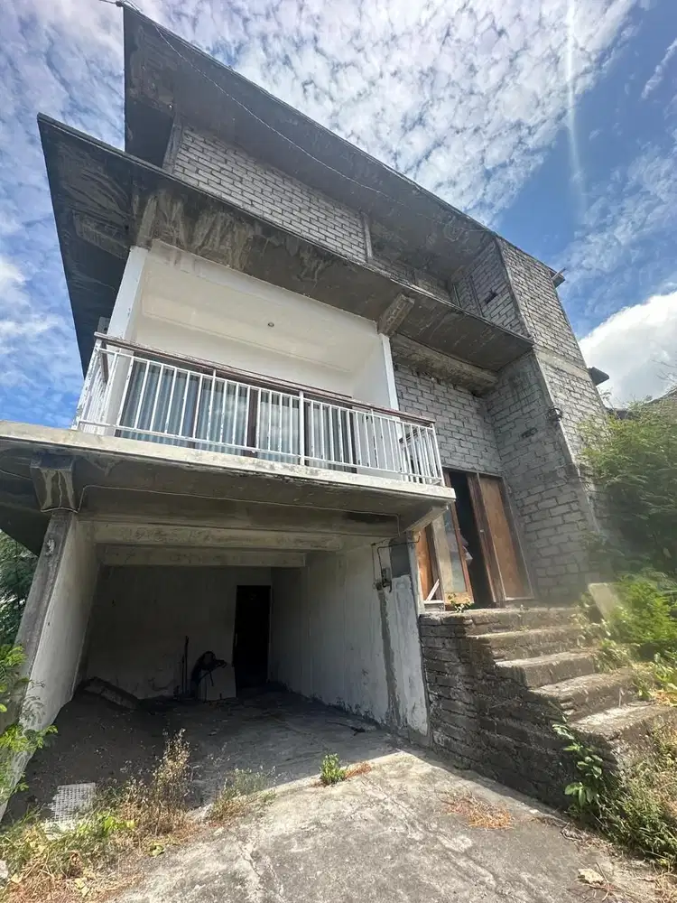 Dijual rumah semi finishing di Padang Sambian