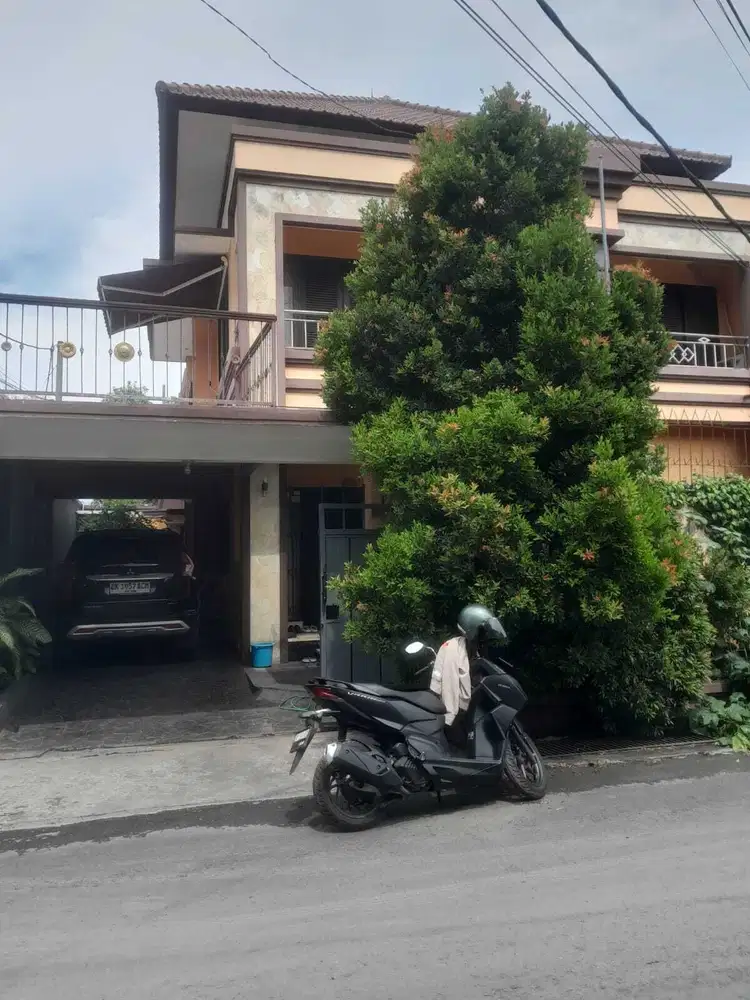 Dijual rumah lantai 2 mahendradata denpasar