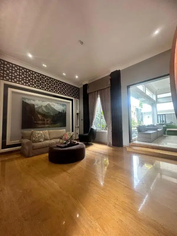 Dijual cepat rumah mewah full furnish Cluster  Tiara Utara