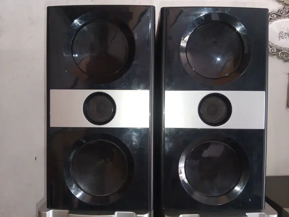 Black LG Speaker Dobel Woofer, 200 watts/3000 pmpo, full ori, like new