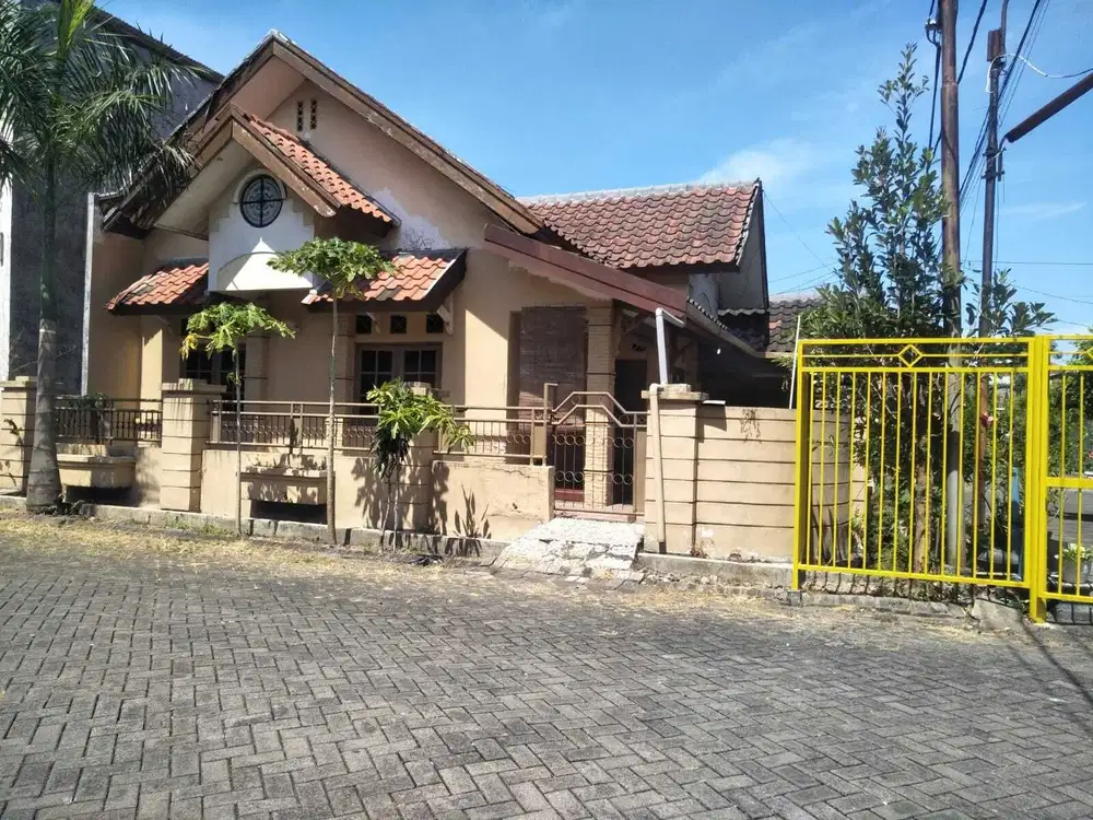 Rumah Pojok/Hook besar dan Bagus, Perum Pondok Mutiara, Sidoarjo Kota