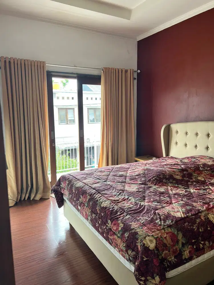 Rumah 2 Lantai Semi Furnished, Cluster di Pangkalan Jati Cinere Depok