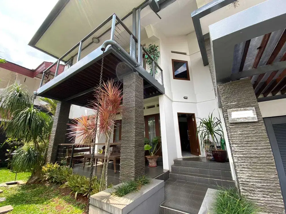 Rumah Villa Asri 2 Lantai Di Mega Cinere , Depok