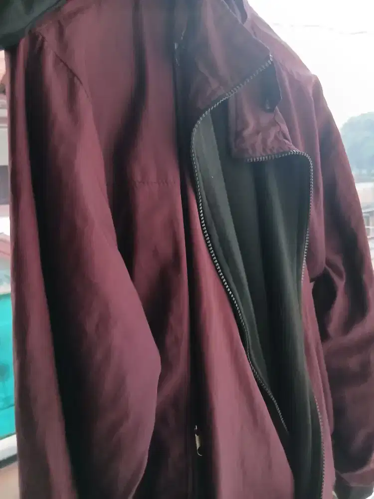 Dijual Jaket Parasut Couple Warna Merah Marun