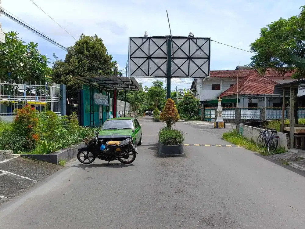 Tanah sangat istimewa sangan dekat bundaran UGM