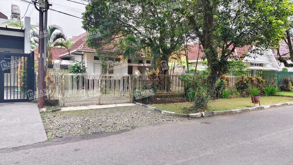 RUMAH KOLONIAL ORI JALAN GUNUNG GUNUNG, DEKAT SEKOLAH DEMPO DAN IJEN