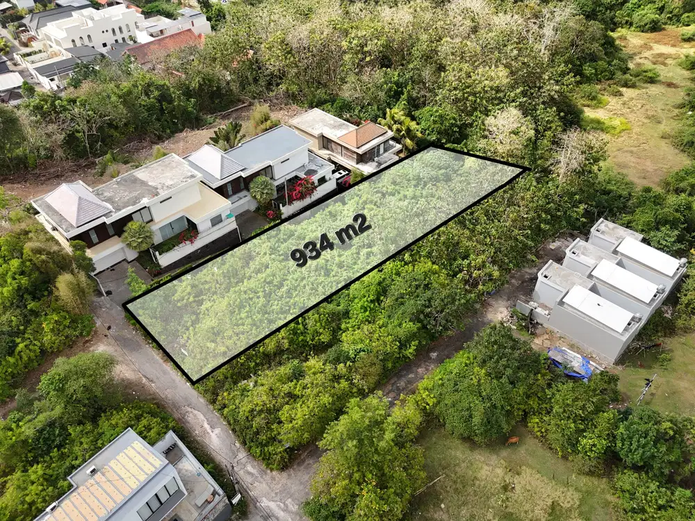 Tanah di daerah Villa Uluwatu Pecatu Kuta Selatan Badung Bali