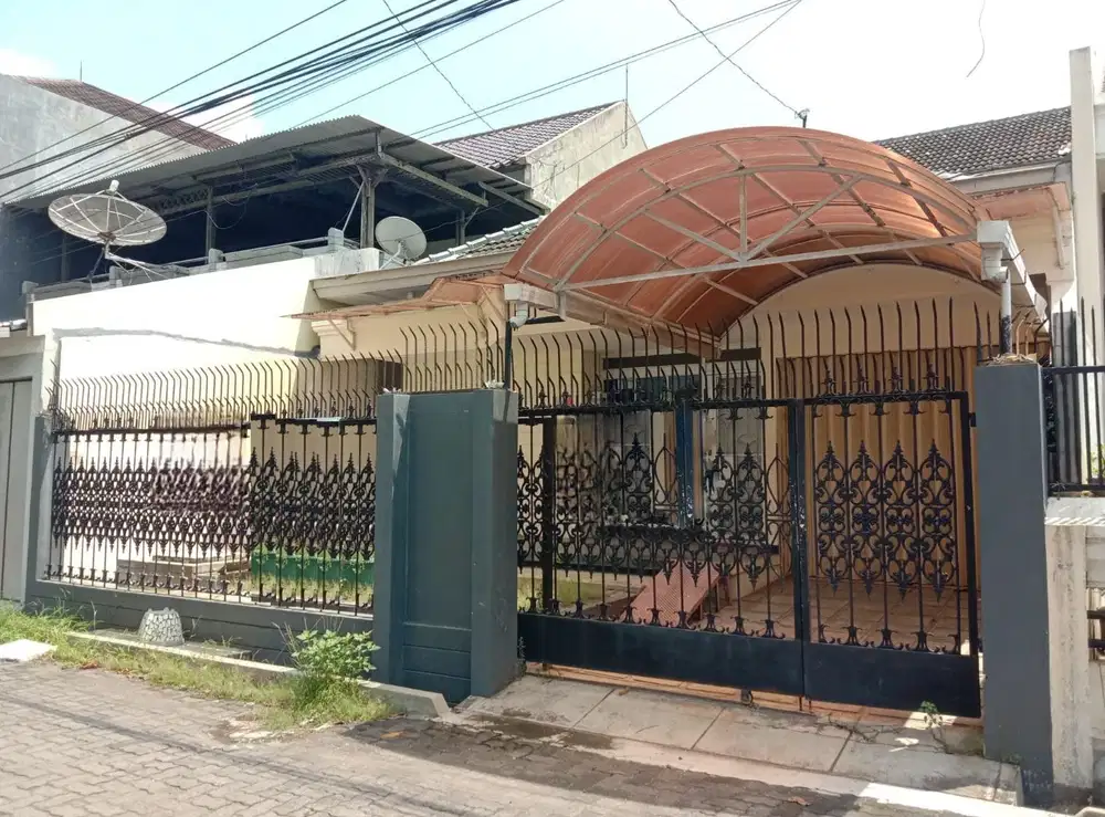 Rumah Tengah Kota Jl. Anggrek Dekat Simpang Lima Semarang