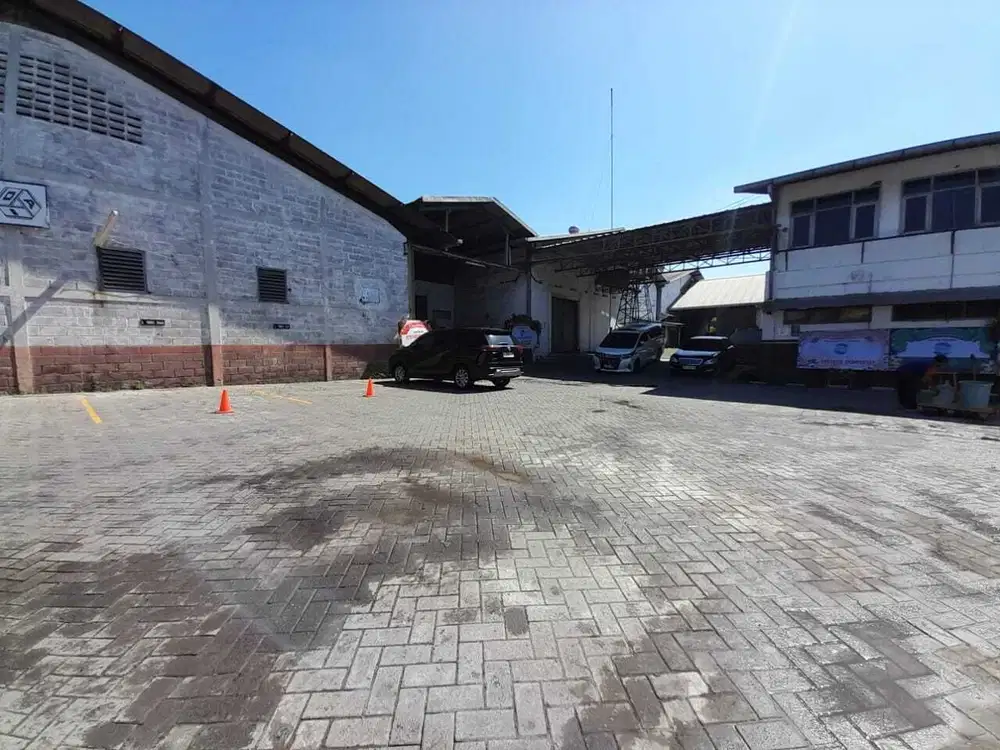 Murah Turun Harga Disewakan Gudang Ex Pabrik Jalan Raya Margomulyo