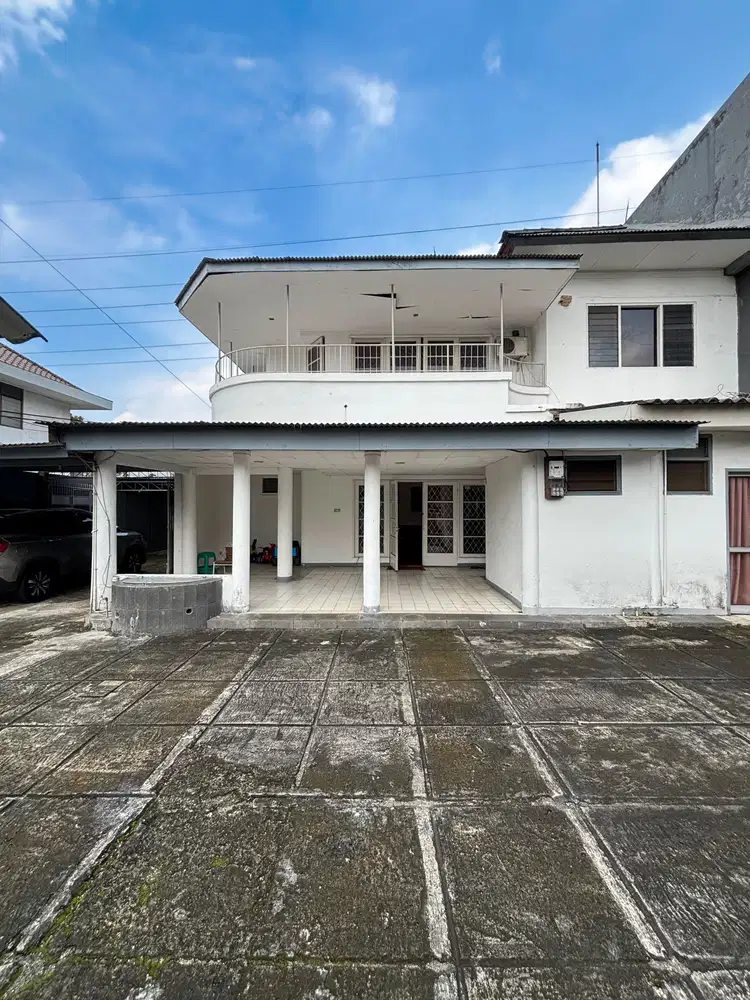 Rumah Lama Hitung Tanah Di Kebayoran Baru, Jakarta Selatan
