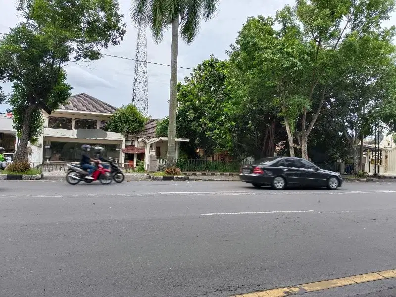 Dijual tanah di jalan slamet riyadi solo