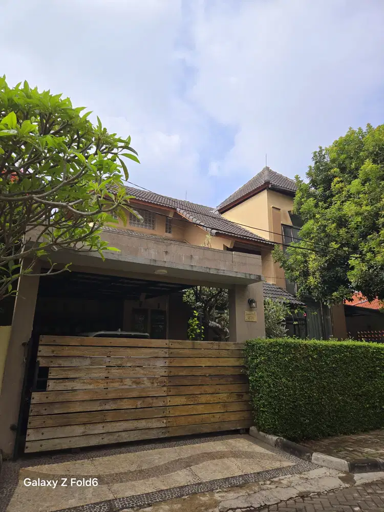 Rumah estetik siap huni di Komplek Setiabudi Regency bandung