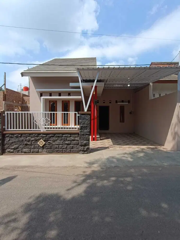 DIJUAL RUMAH BARU SIAP HUNI DI BARAT PASAR CEBONGAN SLEMAN