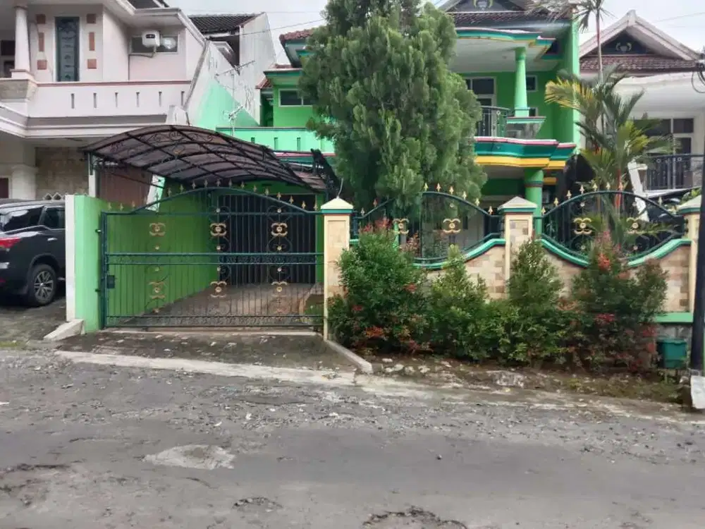 RUMAH MEWAH STRATEGIS DI NGESREP TEMBALANG