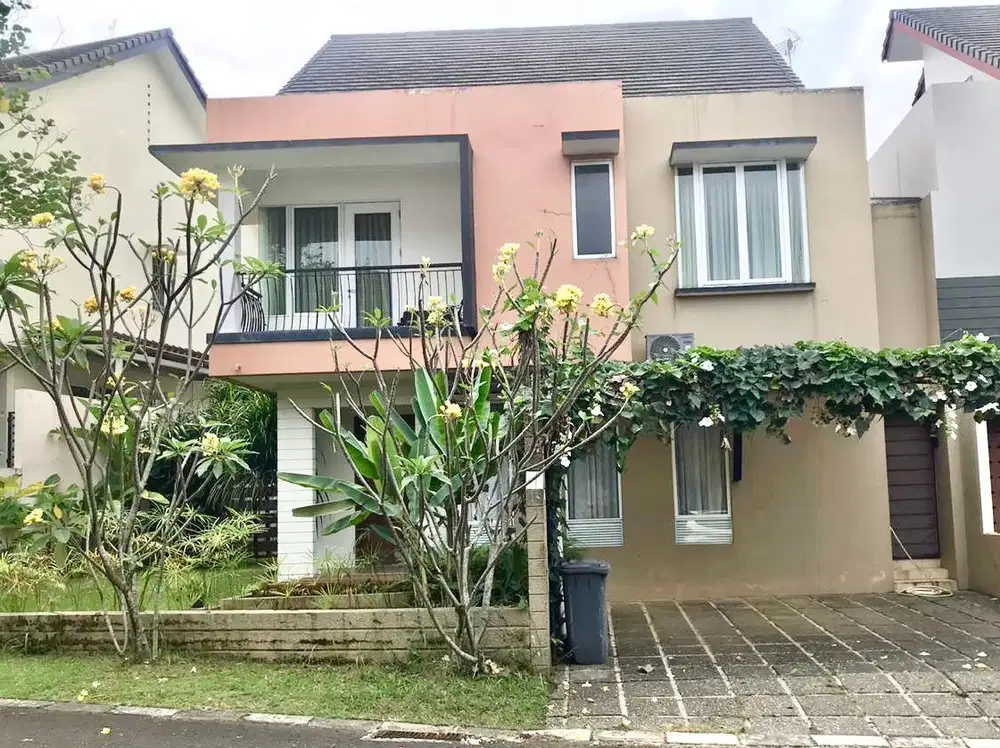 Dijual rumah dua lantai siap huni di sentul city bogor