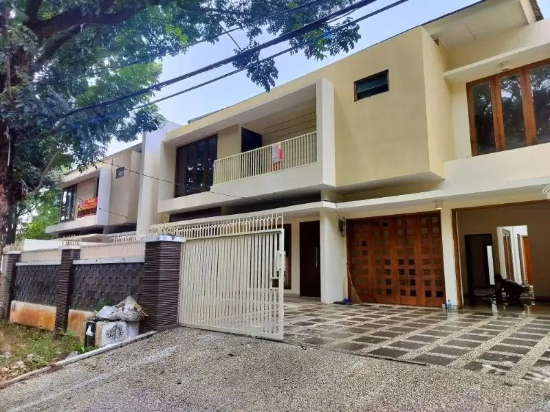 rumah huk kluster dalam  Aman dan  asri serta dekat LRT