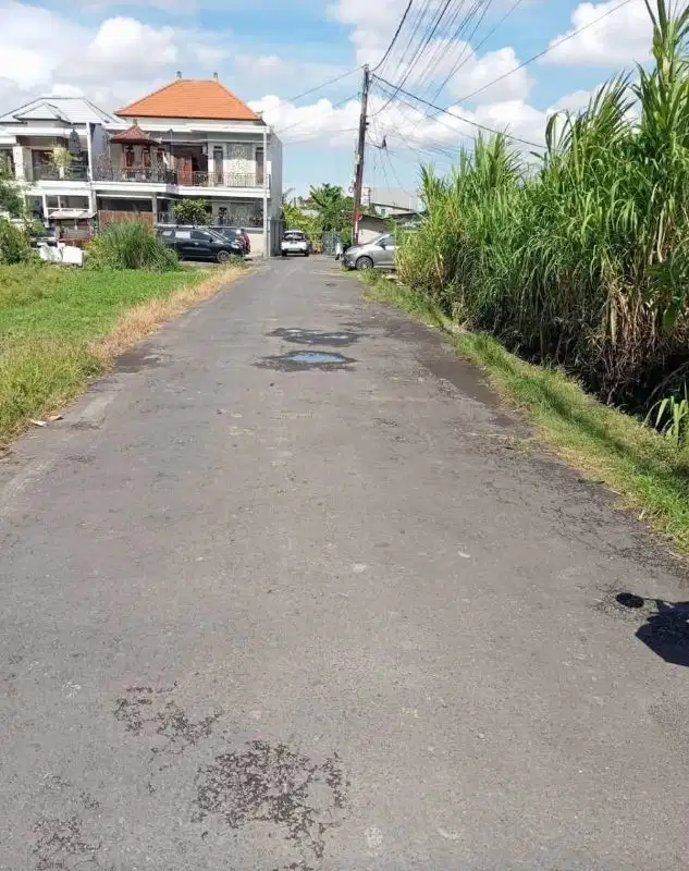 Di kontrakan tanah  jalan  Tukad Nyali , Sanur, Bali