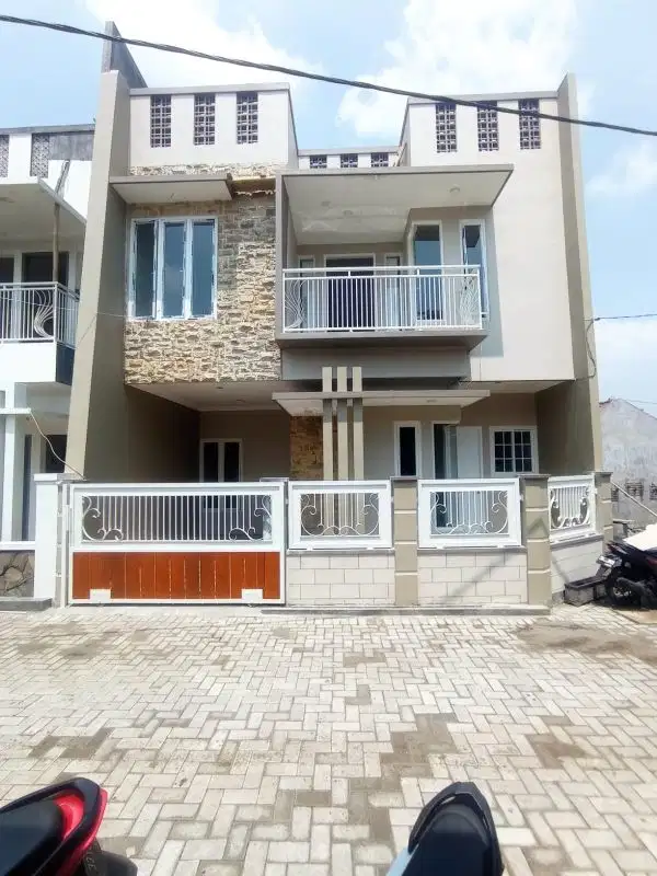 Rumah Baru 1menit ke Patung Pesawat Suhat Borobudur Blimbing Kampus UB