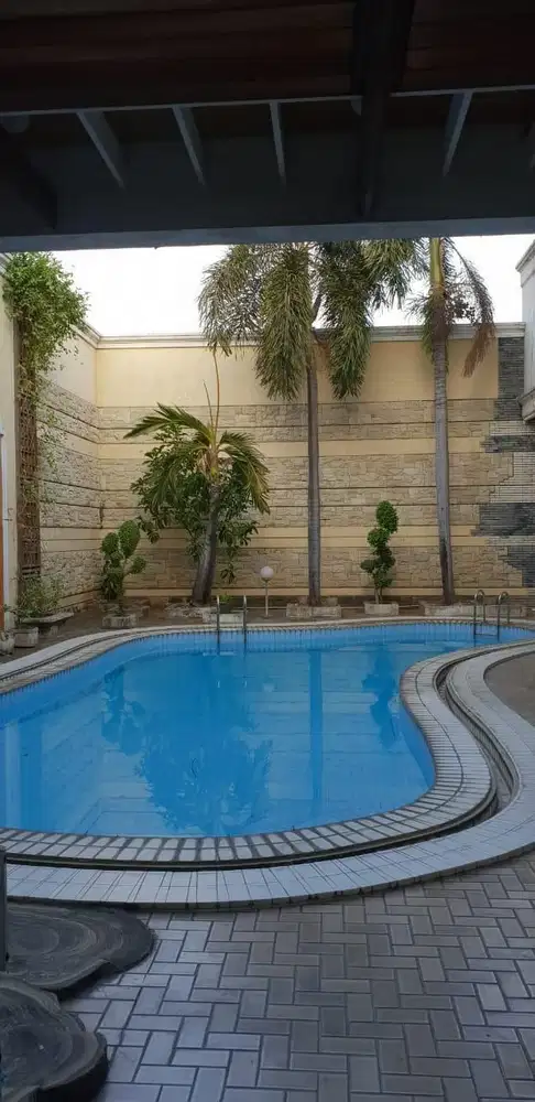 Turun 10M. Langka Rumah dan Kantor di Raya Darmo. Surabaya Pusat