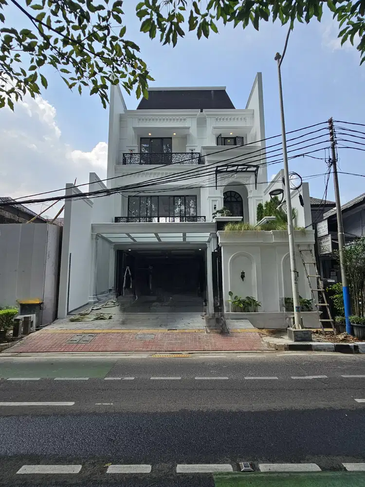 Rumah Baru Di Tebet Jakarta Selatan Depan Taman