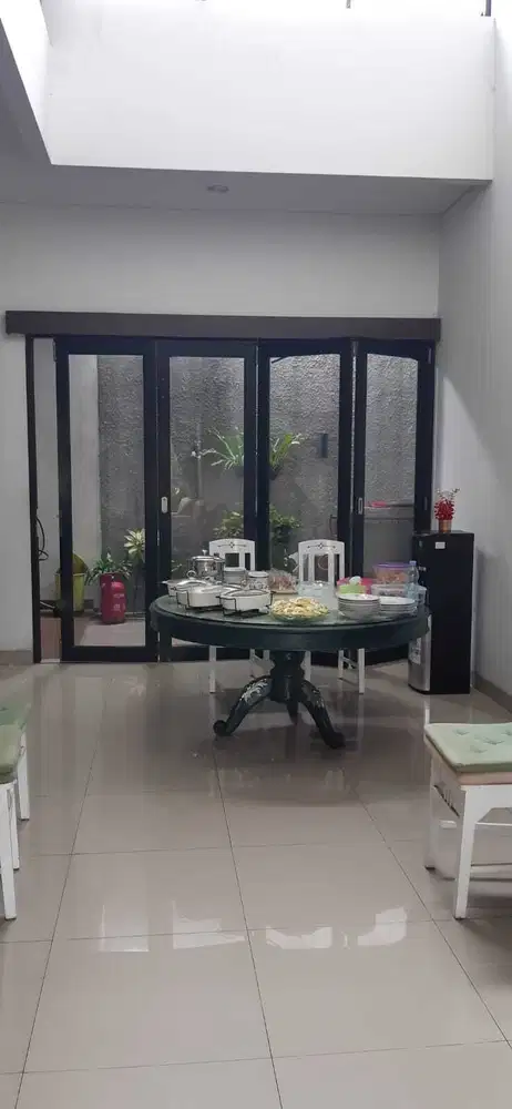 TURUN HARGA ! JUAL CEPAT RUMAH BANGUNAN MANDIRI VIEW GOLF di SUVARNA