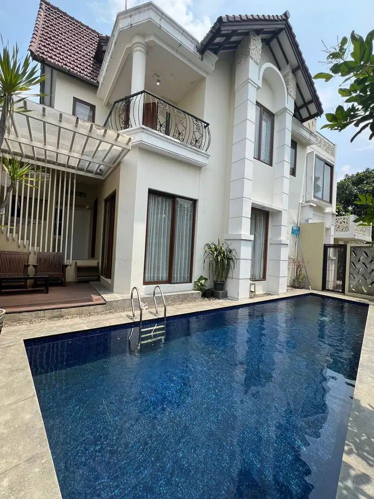 Rumah Design bali fully furnish ada private pool di sentul city bogor