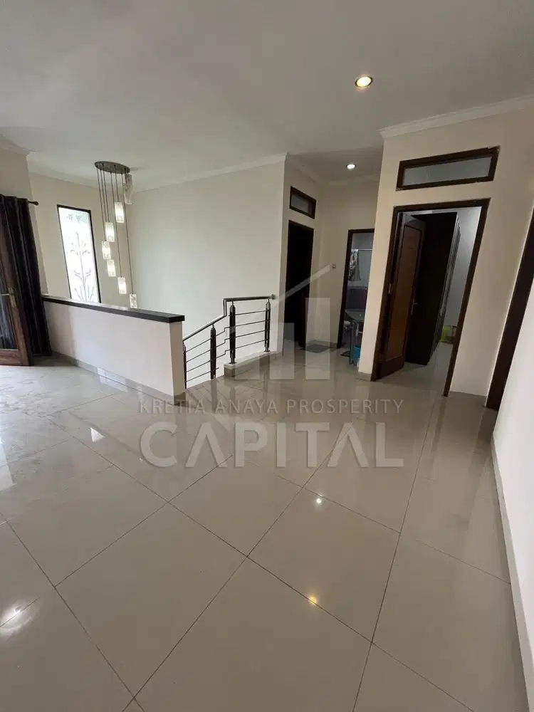 RUMAH SIAP PAKAI 2 LANTAI SEMI FURNISHED DI SETRADUTA RESIDENCE