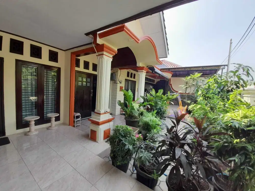 Dijual Rumah Luas di Graha Taman Kebayoran Bekasi Timur