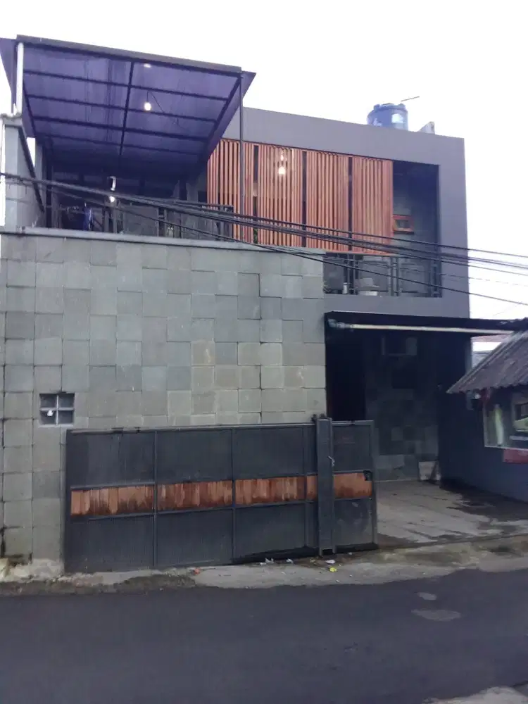 Rumah 3 Lantai Estetik Multi Fungsi Bagus