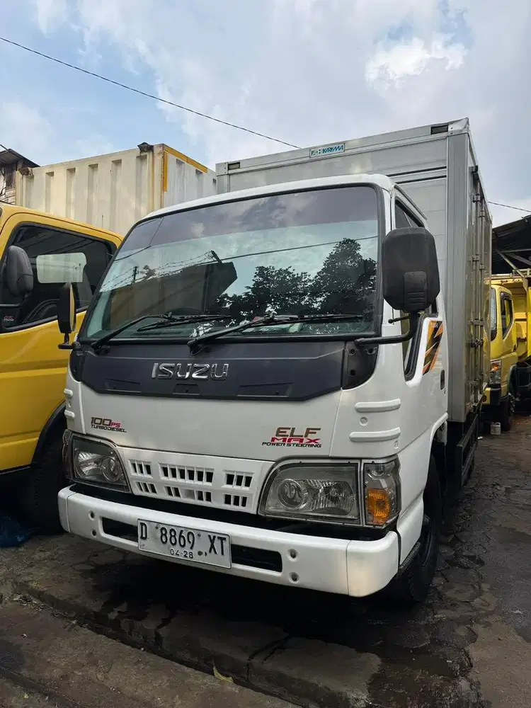 ISUZU ELF NKR 55 ENGKEL BOX ALM 2014