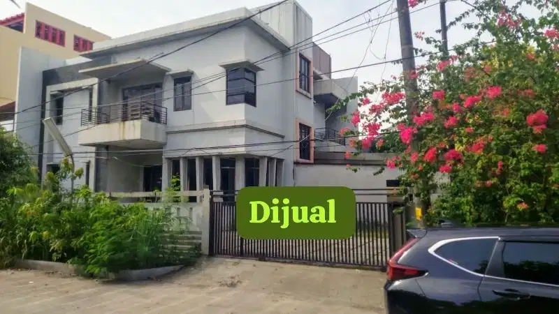 RUMAH NEMPEL MALL KELAPA GADING