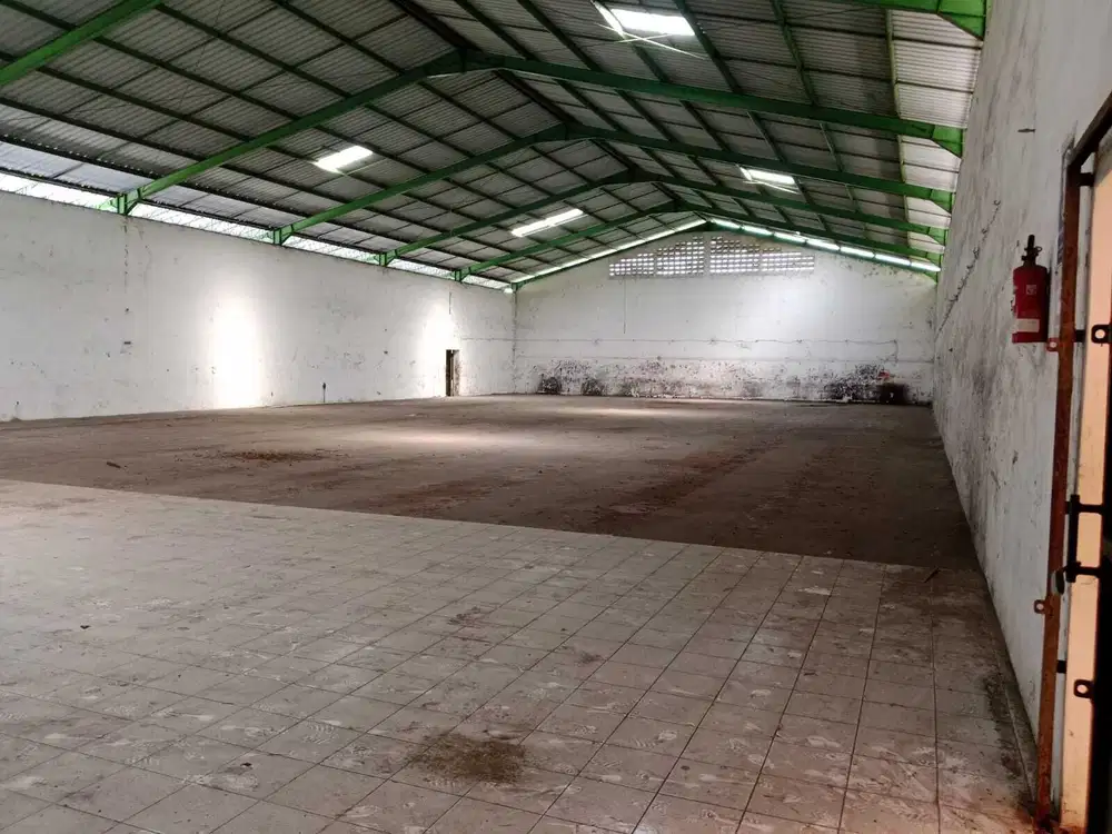 Dijual gudang zona industri dikebakkramat