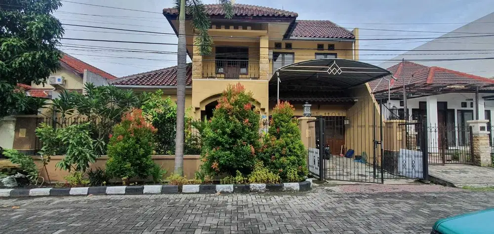 Dijual Rumah 2 Lantai Siap Huni Lokasi Jl.Rungkut Asri Tengah Surabaya