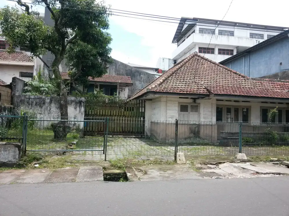 JUAL CEPAT Rumah Hitung Tanah di Jl.Kautamaan Istri, Bandung