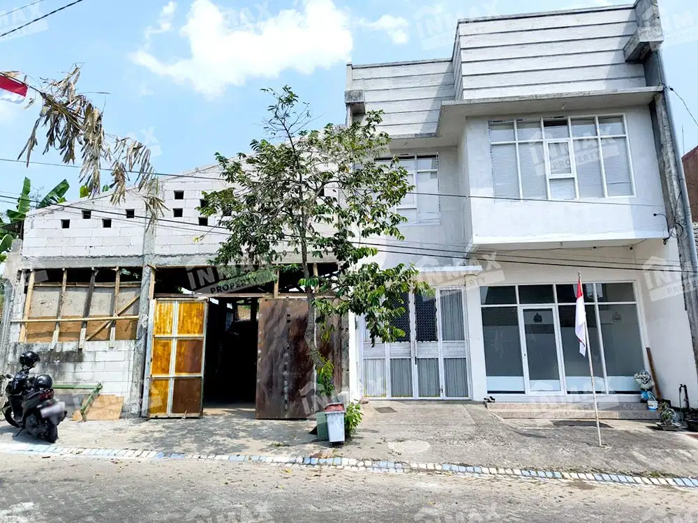 RUMAH LUAS BANDARA NARITA MALANG,ADA GUDANG,DEKAT EXIT TOL MADYOPURO