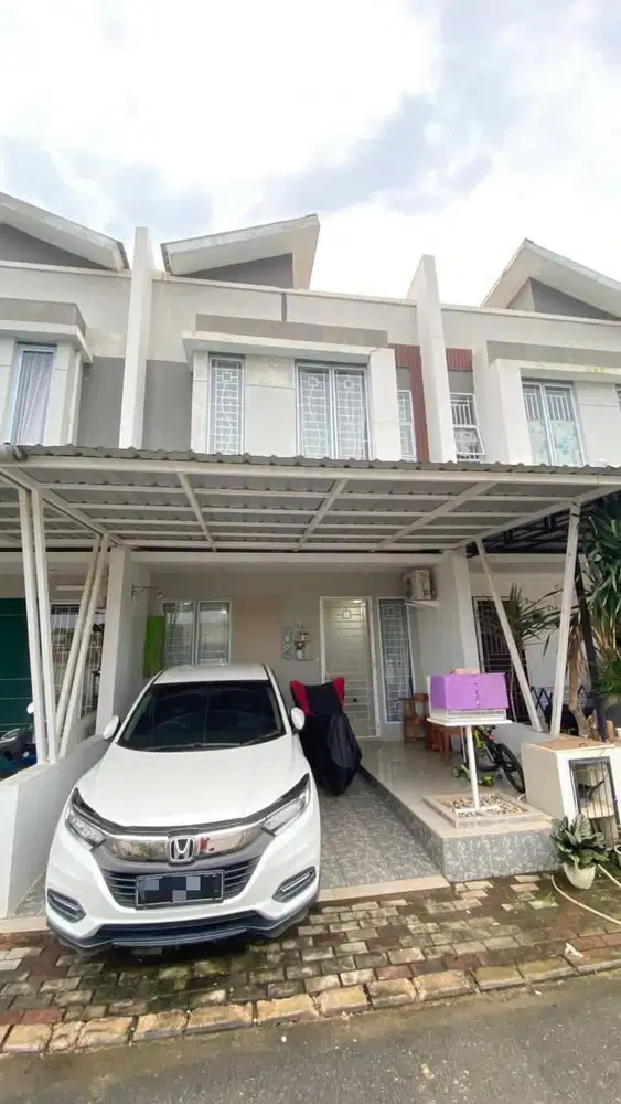Dijual Murah Rumah 2 lantai full Renovasi di De diamond residence