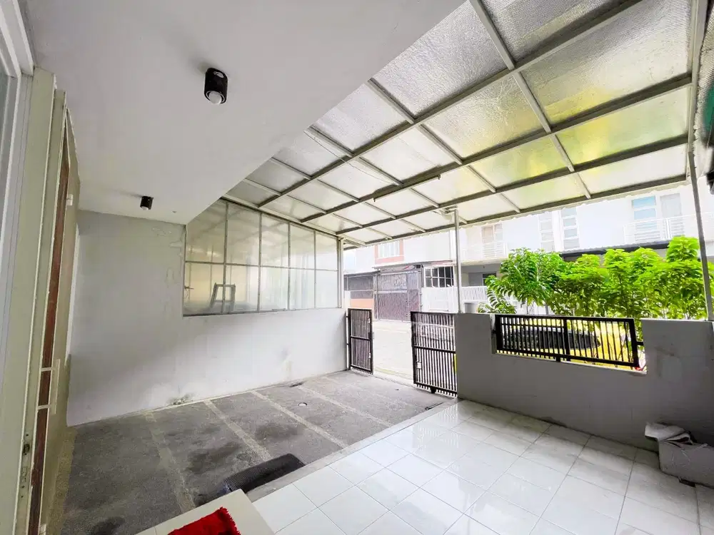 JUAL CEPAT Rumah Minimalis di Taman Kopo Indah III Blok E