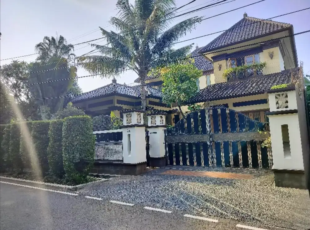 Rumah Lama Dekat Jalur Lrt dan Fasum2 dan Tidak Banjir