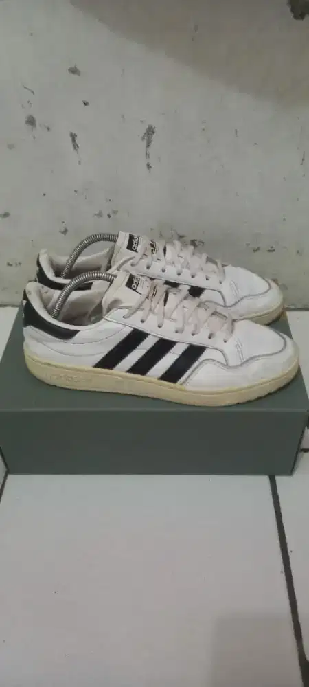 Sepatu adidas size 42 ori